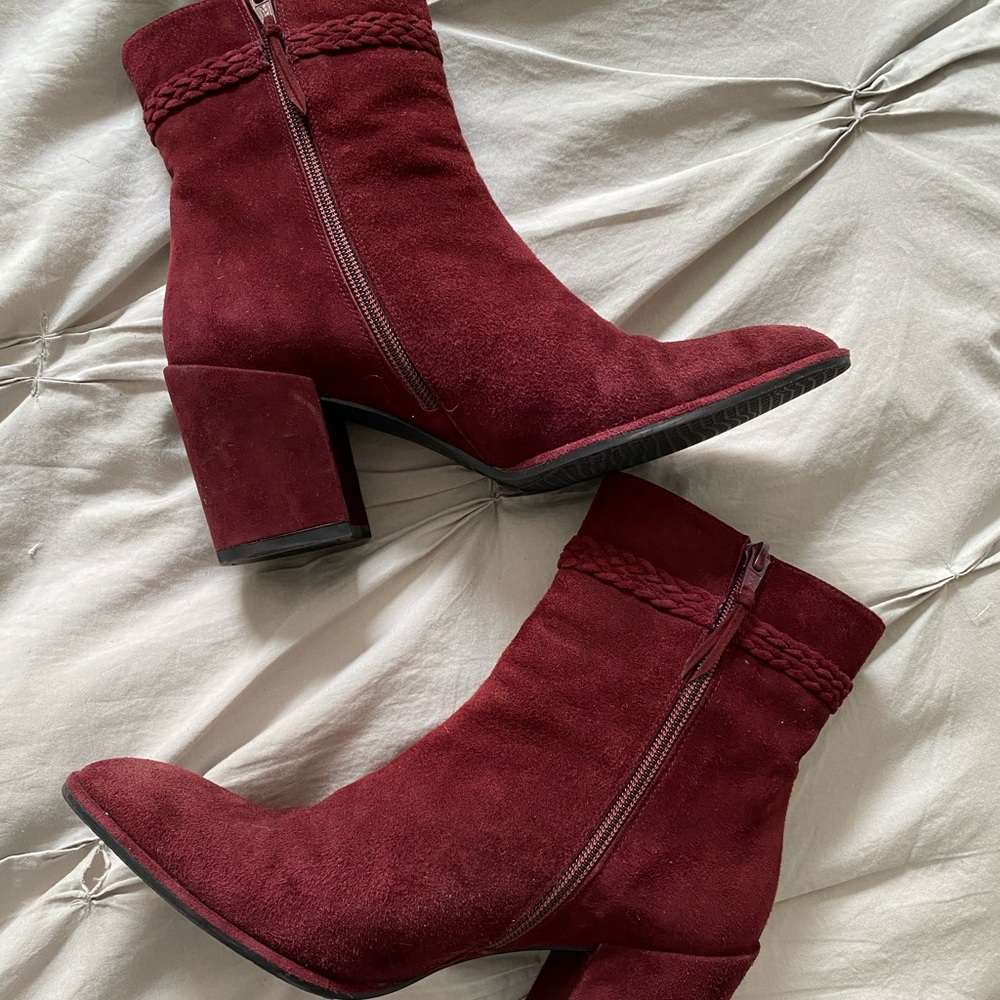 Stuart Weitzman burgundy booties pointed toe suede